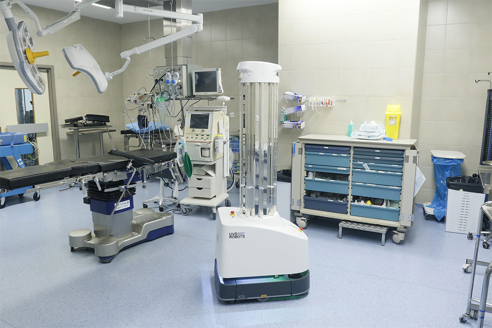 UVD-Robots-in-operating-room